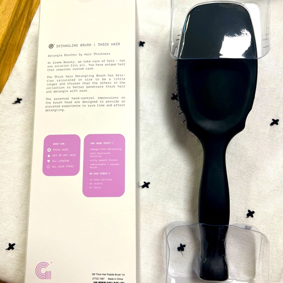 Gimme Detangling Brush - Picture 2 of 3